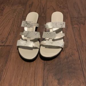 Munro Chunky Brown Kitten Heels